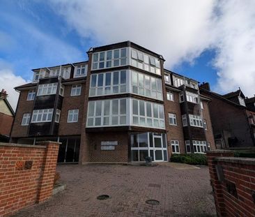 2 bedroom penthouse to rent - Photo 3