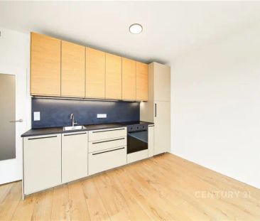 Pronájem 1+kk, Strančická, Praha 10 - Photo 3