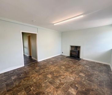 4 bedroom detached house to rent - Photo 2