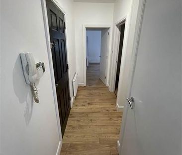 Flat 2, 49 Ballygomartin Road, Belfast, BT13 3LA - Photo 3