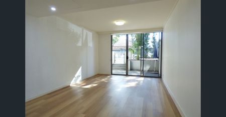 House-like proportions, apartment convenience - Photo 2