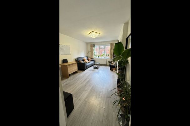 1 Bed Maisonette, Whisperwood Close, HA3 - Photo 1
