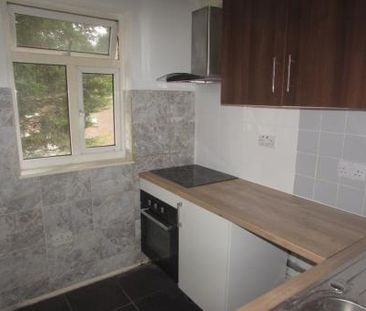 Clarence Street, Nuneaton, CV11 - Photo 2