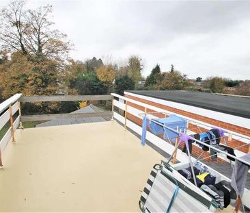 High Road, Bushey, WD23 - Photo 1