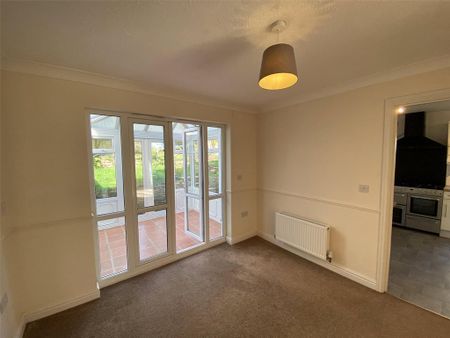 3 bedroom detached house to rent - Photo 2