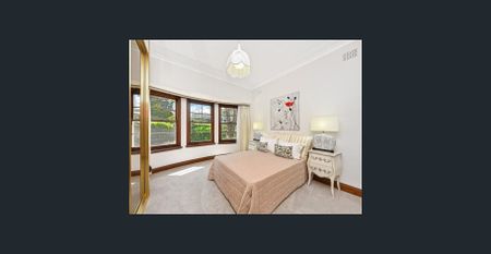 Exquisite Single-Level Family Residence in the Coveted Killara Locale (Landlord responsible for regular pool and part garden maintenance) - Photo 4