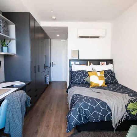 Premium Studio With Terrace - Photo 3