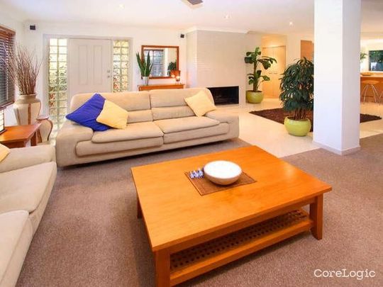 $720 For 3 bedrooms at CLEVELAND Lovely family home available now - Photo 1