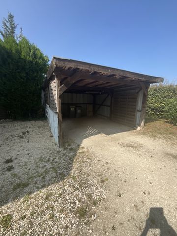 A LOUER - Mehun sur Yèvre - Maison avec 3 chambres et jardin. - Photo 2