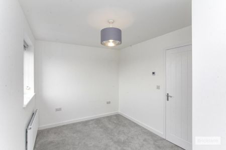 2 bedroom semi-detached house to rent - Photo 4