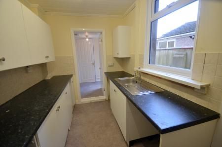 2 bedroom Terraced House To Let - Photo 5