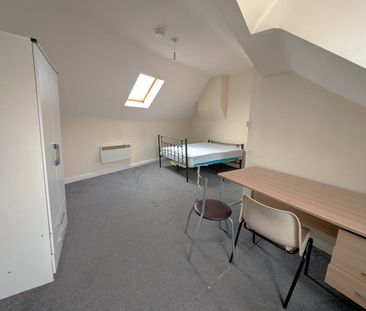 3 Bed Flat, Handsworth, B19 - Photo 2