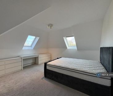 2 bedroom penthouse to rent - Photo 5