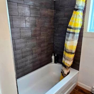 4 ½ St-Rédempteur (Internet et thermopompe inclus) - Photo 1