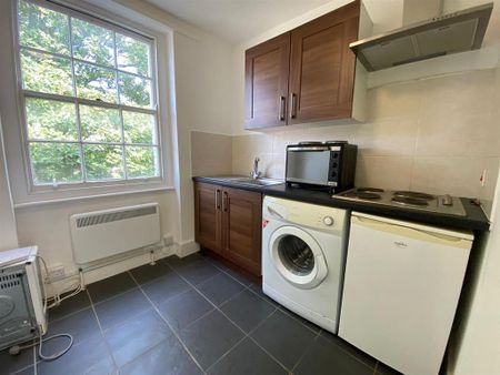 Studio to rent - Photo 2