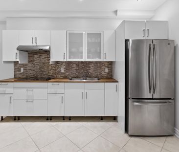 For Lease - 167 Cherryhurst Road, Oakville, Ontario - Photo 2