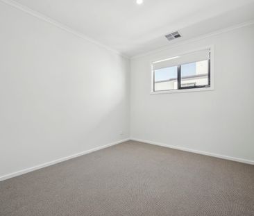 GORGEOUS 3 BEDROOM TOWNHOUSE RIGHT NEAR TTP SHOPPING PRECINCT - Photo 4
