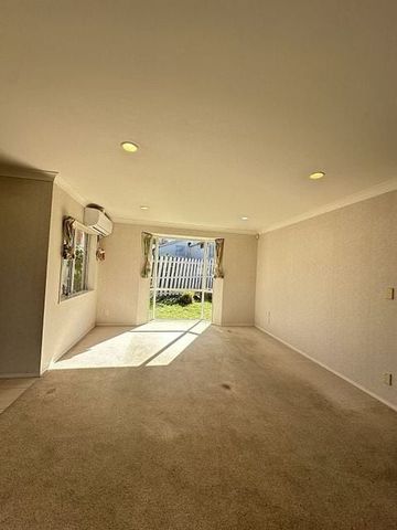 Seeking space, comfort, and convenience. - Photo 3