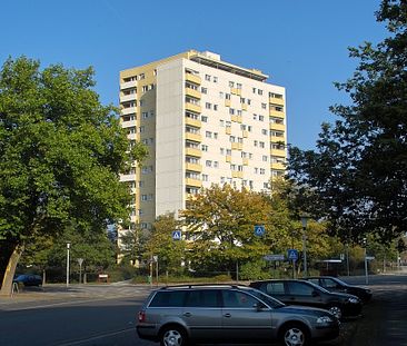 Mit Aufzug im Haus: 3-Zimmer-Wohnung mit herrlichem Blick über Wolfsburg - Foto 6