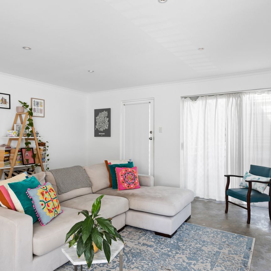 2/1 Adelaide Street, Clayfield QLD 4011 - Apartment For Rent | Domain - Photo 1