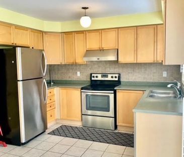 For Lease - 66 Oasis Boulevard, Toronto, Ontario - Photo 4