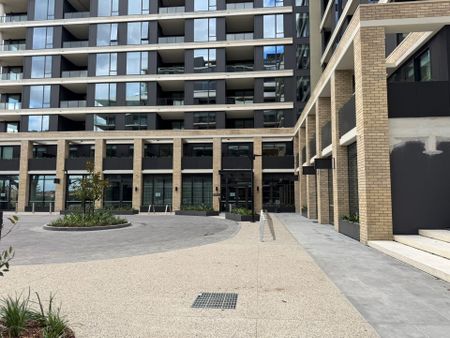 Where Lifestyle and Luxury Meet at Moonee Valley Park - Photo 2