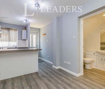 apartment to rent Pound Lane, Epsom, KT19 - Photo 4