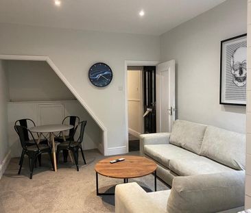 4 bedroom terraced house to rent - Photo 1