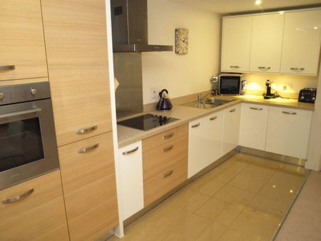 2 bedroom apartment to rent - Photo 4