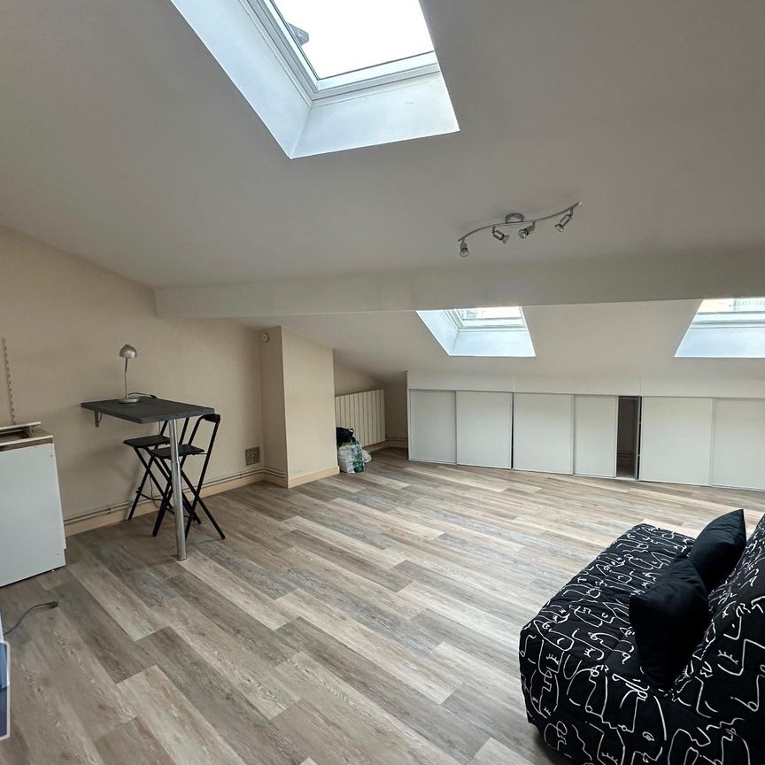 Location Appartement 1 pièce 21m² BOURG EN BRESSE 01000 - Photo 1