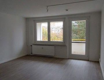 Sanierte 4 Raum Wohnung mit Balkon und Aufzug! - Photo 1