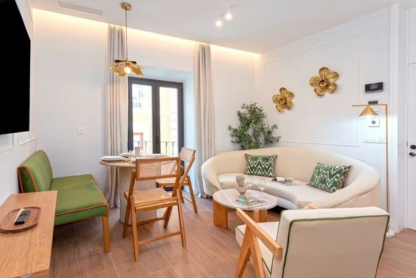 Calle Zaragoza, Sevilla, Andalusia 41001 - Photo 1