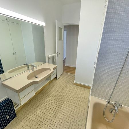 A LOUER - NANTES HYPER CENTRE - Grand T2 Refait à NEUF de 60 m² - Photo 4