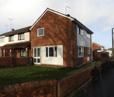 3 bedroom semi-detached house to rent - Photo 2
