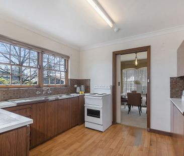 Delightful Spacious Family Home – Superb Location! - Photo 1