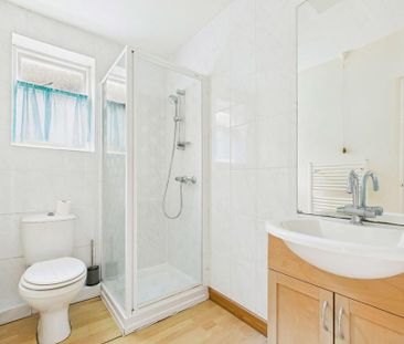 2 bedroom ground floor flat to rent - Photo 5