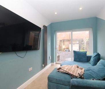 5 bedroom private hall to rent - Photo 3