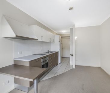 Stunning Studio Apartment in New Farm! - Photo 2