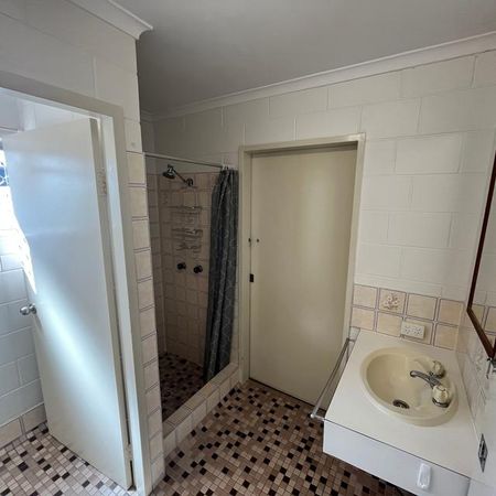 Charming 1-Bedroom Unit in Bungalow - Photo 2