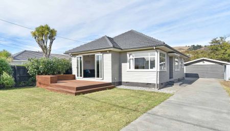 HILLSBOROUGH - 3 BEDROOM TIDY HOUSE, PET NEGOTIABLE - Photo 3