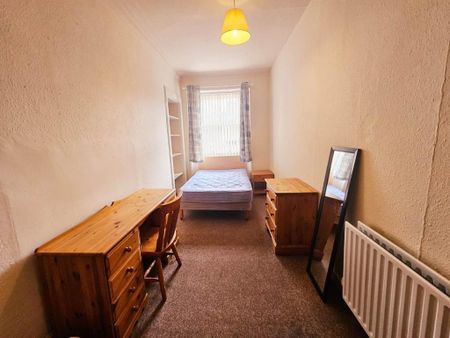 6 bedroom flat to rent - Photo 3