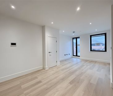 Rye Close, Fleet, Hampshire, GU51 - Photo 3