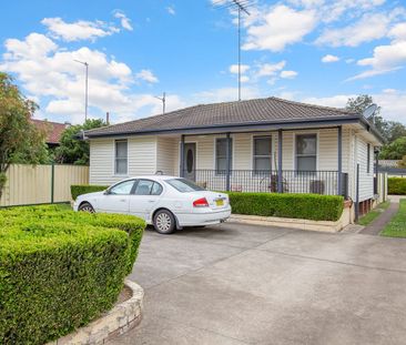 Neat and Tidy Three Bedroom Home - Photo 1