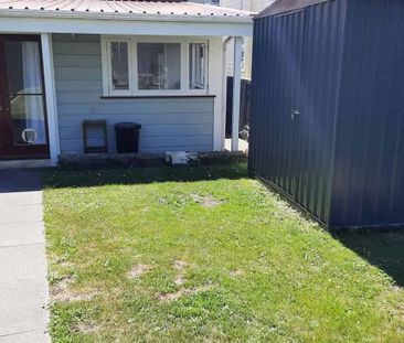 Tidy 4 Bedroom home plus free weeks rent - Photo 5