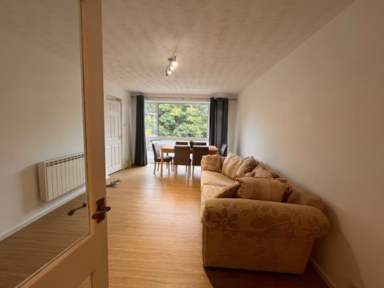 2 Bed Flat, Southcote Road, RG30 - Photo 1