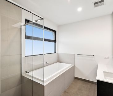 28a Ludstone Street, Hampton VIC 3188 - Townhouse For Rent | Domain - Photo 6