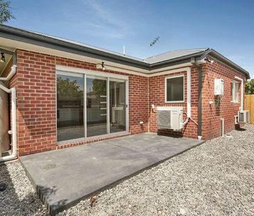 1/17 Compton Street, Reservoir VIC 3073 - Townhouse For Rent | Domain - Photo 5