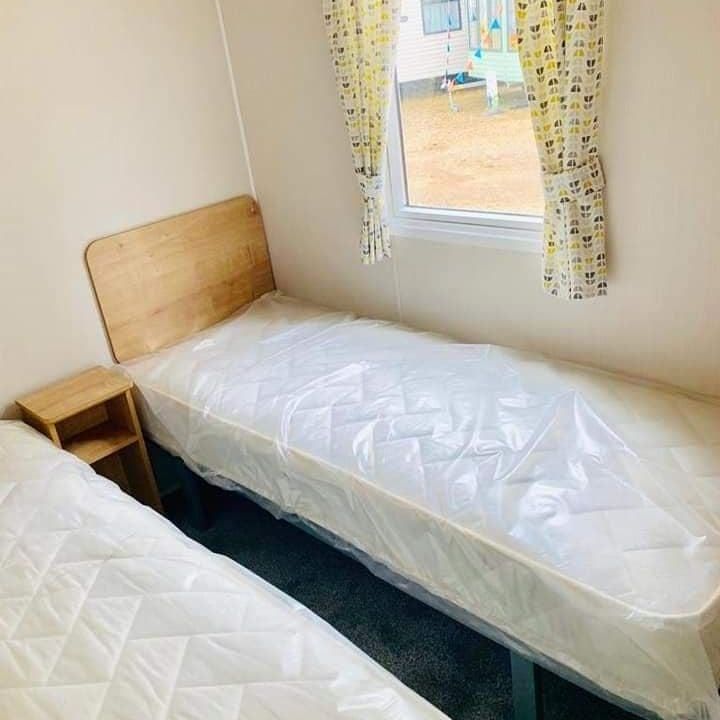 2 bedroom park home to rent - Photo 1