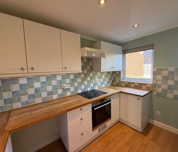 Field Close - Photo 6