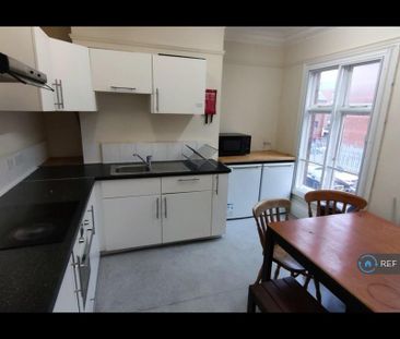1 bedroom in a flat share to rent - Photo 4